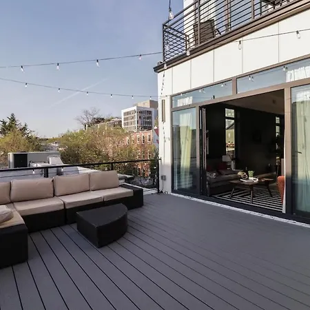 Unit 9 Luxe 2 Bedroom Penthouse Sleeps 6